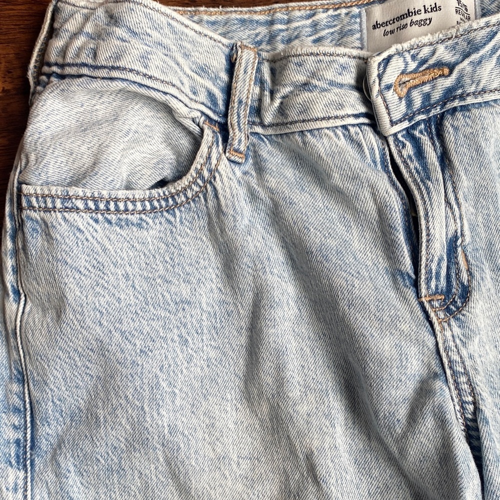 Abercrombie Kids Denim Blue Relaxed Jeans - Picture 5 of 8